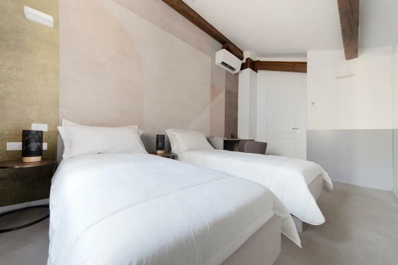 Halldis Bologna Luxury Apartments Italia
