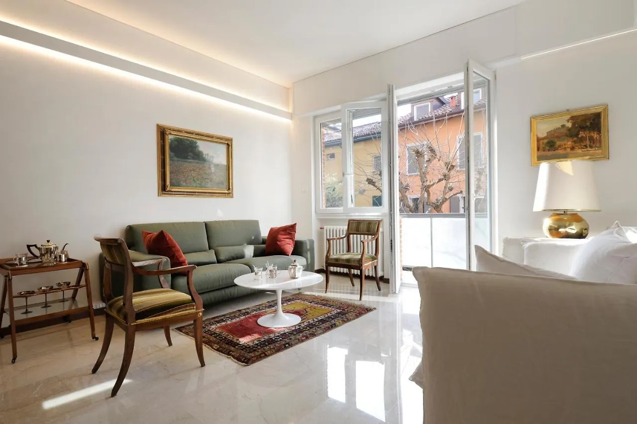 Halldis Bologna Luxury Apartments location